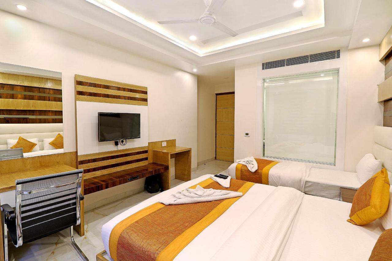 Hotel York Legacy -3 Minutes Walk From New Delhi Railway Station 'The 5 Star Ambience' Newly Built מראה חיצוני תמונה